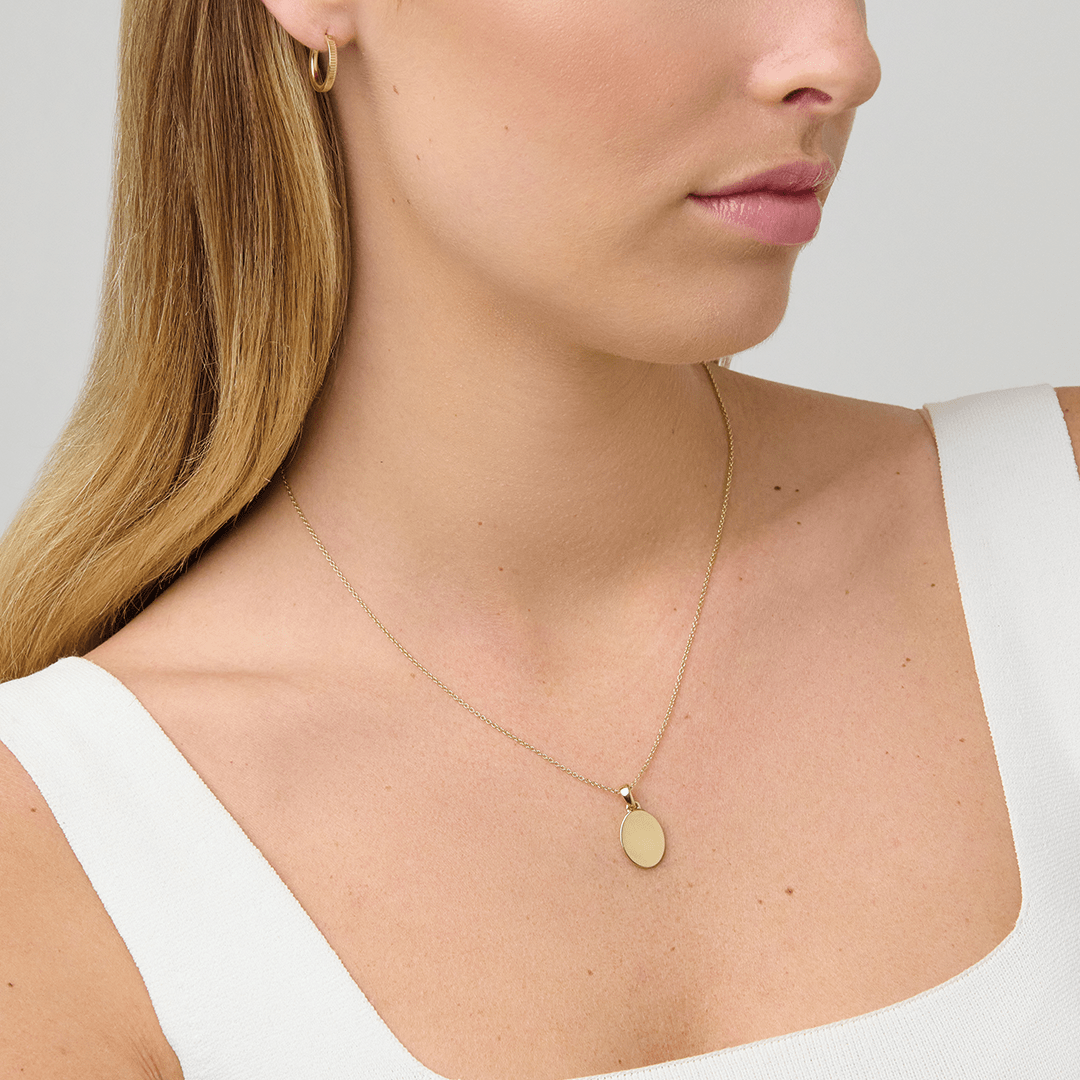 886 Royal Mint Pendants & Charms 886 Oval Pendant With Chain 18ct Yellow Gold