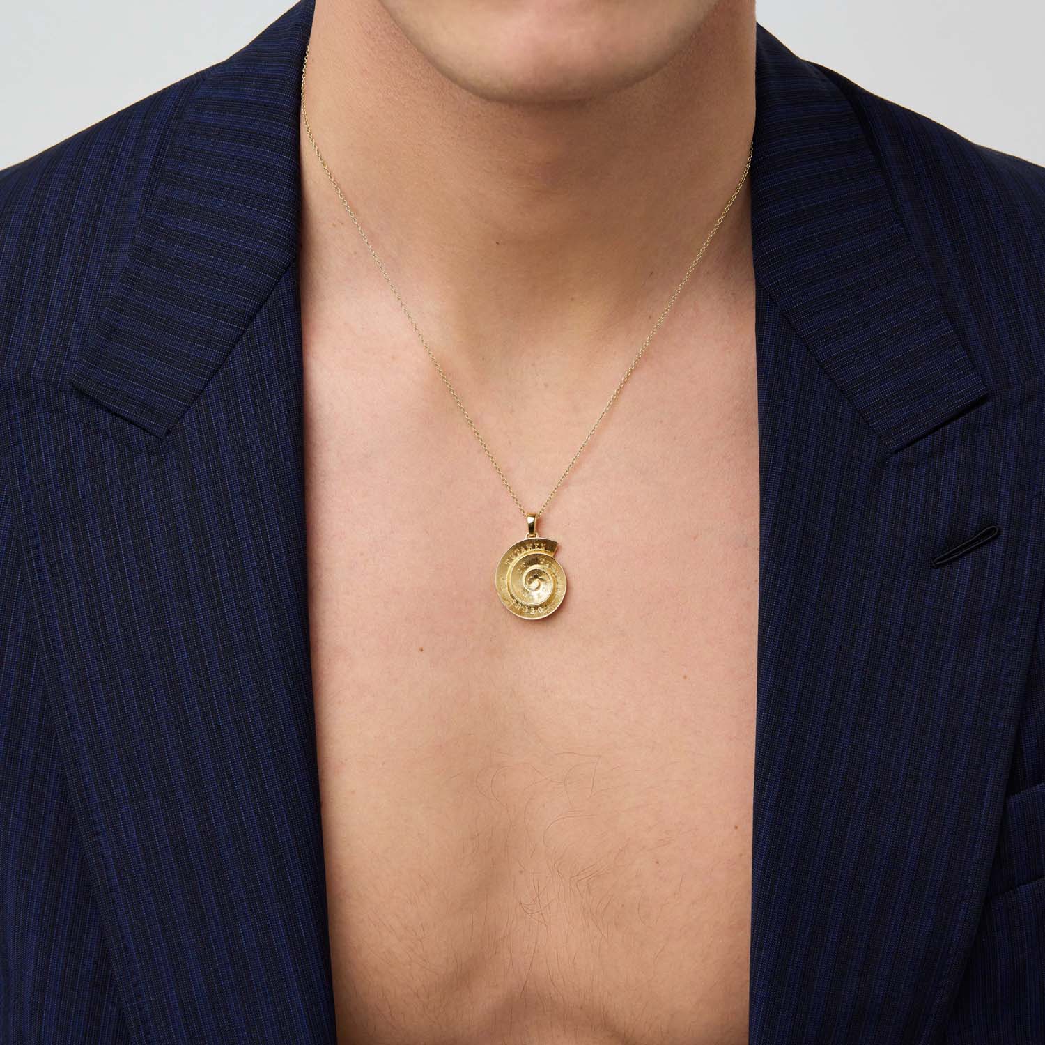 886 Royal Mint Necklaces Tutamen Spiral Pendant with Chain 18ct Yellow Gold