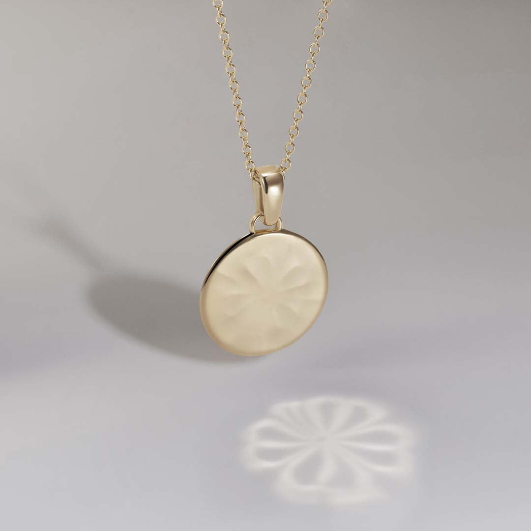 886 Royal Mint Pendants & Charms 886 Four-Leaf Clover Caustic Pendant with Chain 9ct Yellow Gold