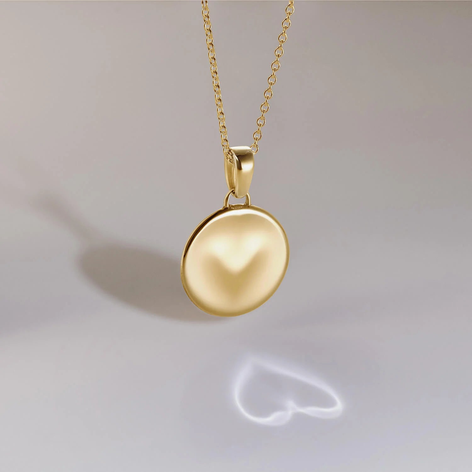 886 Royal Mint Necklaces 886 Caustic Heart Pendant with Chain in 18ct Yellow Gold