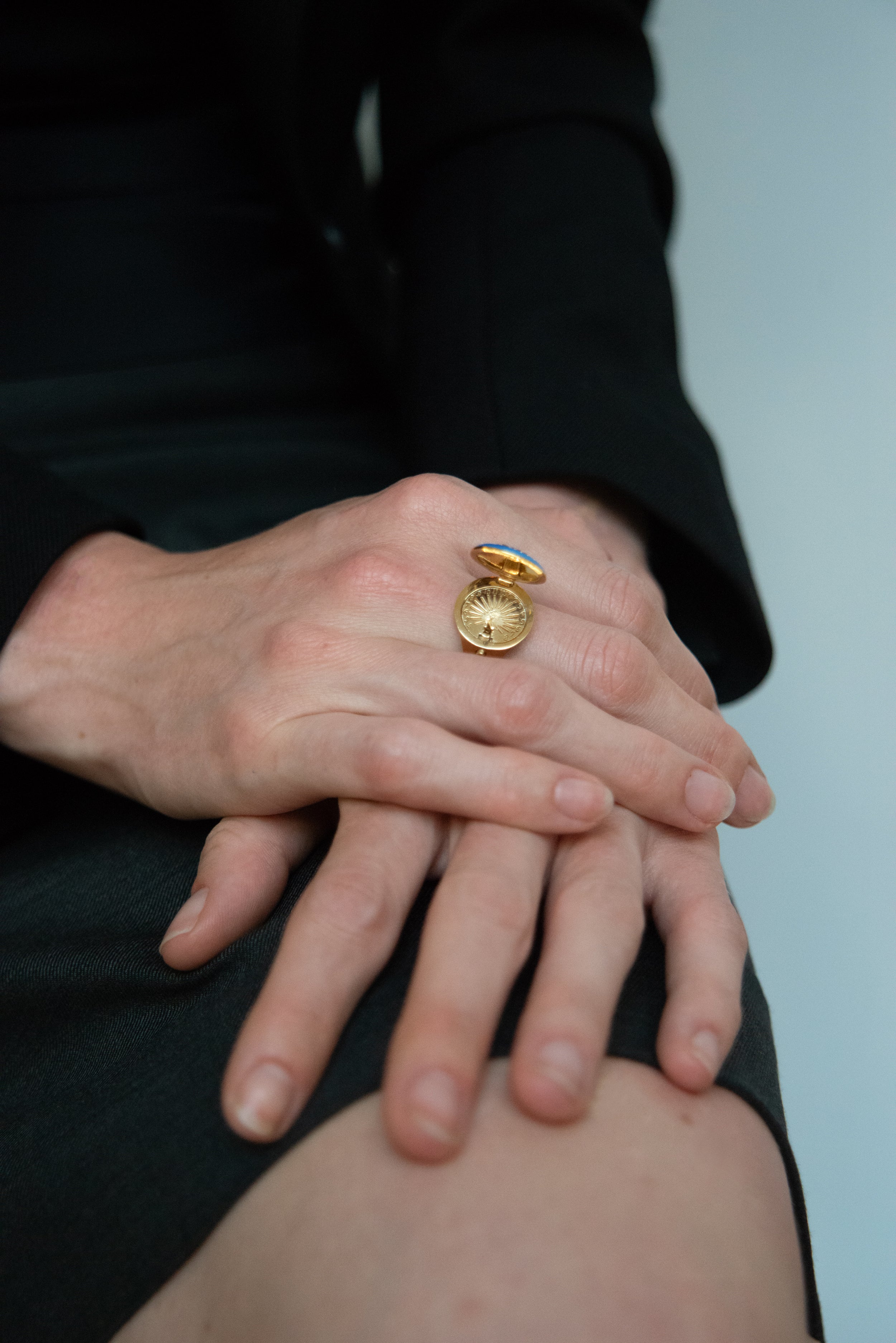 886 Royal Mint Rings Sundial Enamelled Signet Ring in 18ct Yellow Gold