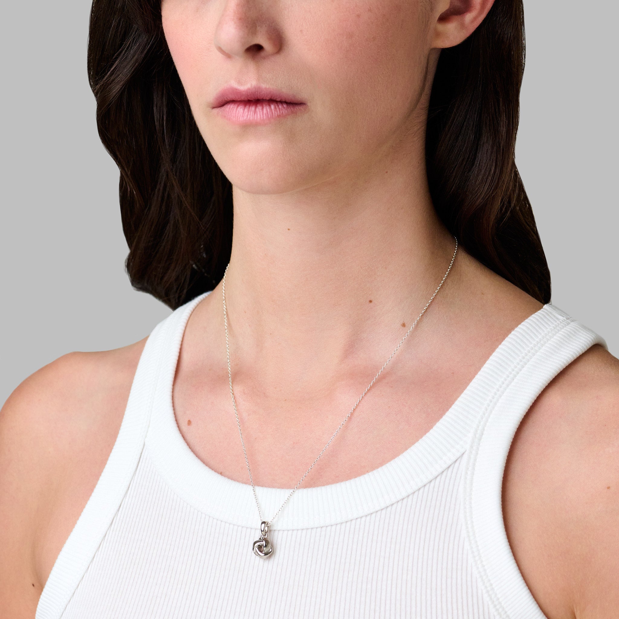 886 Royal Mint Knot Pendant With Chain Sterling Silver
