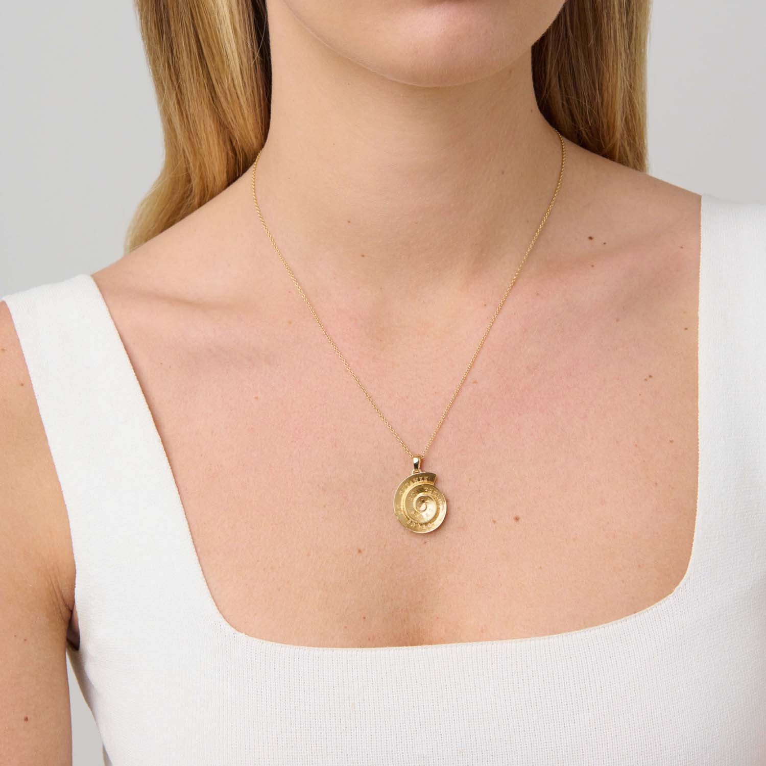 886 Royal Mint Necklaces Tutamen Spiral Pendant with Chain 18ct Yellow Gold