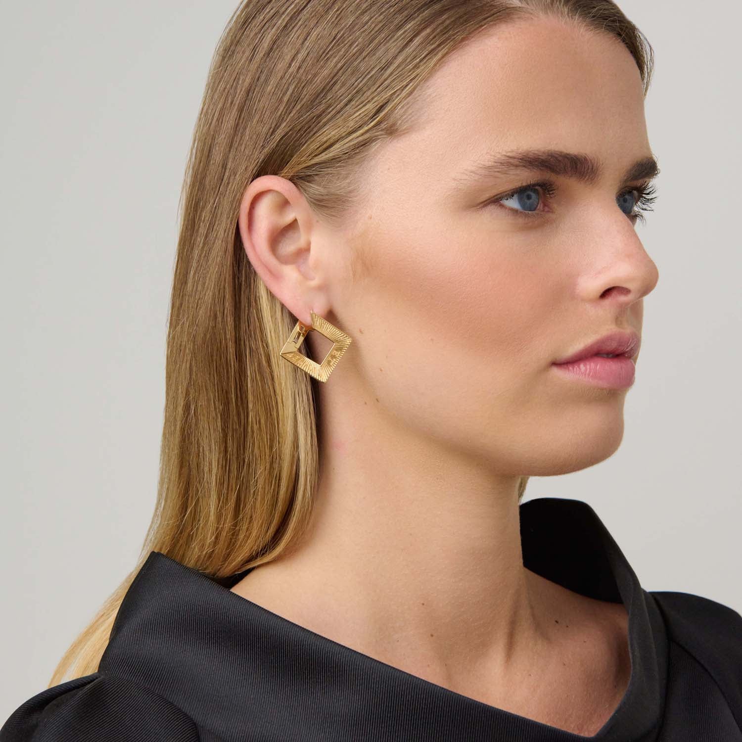 886 Royal Mint Earrings Tutamen Square Hoop Earrings 18ct Yellow Gold