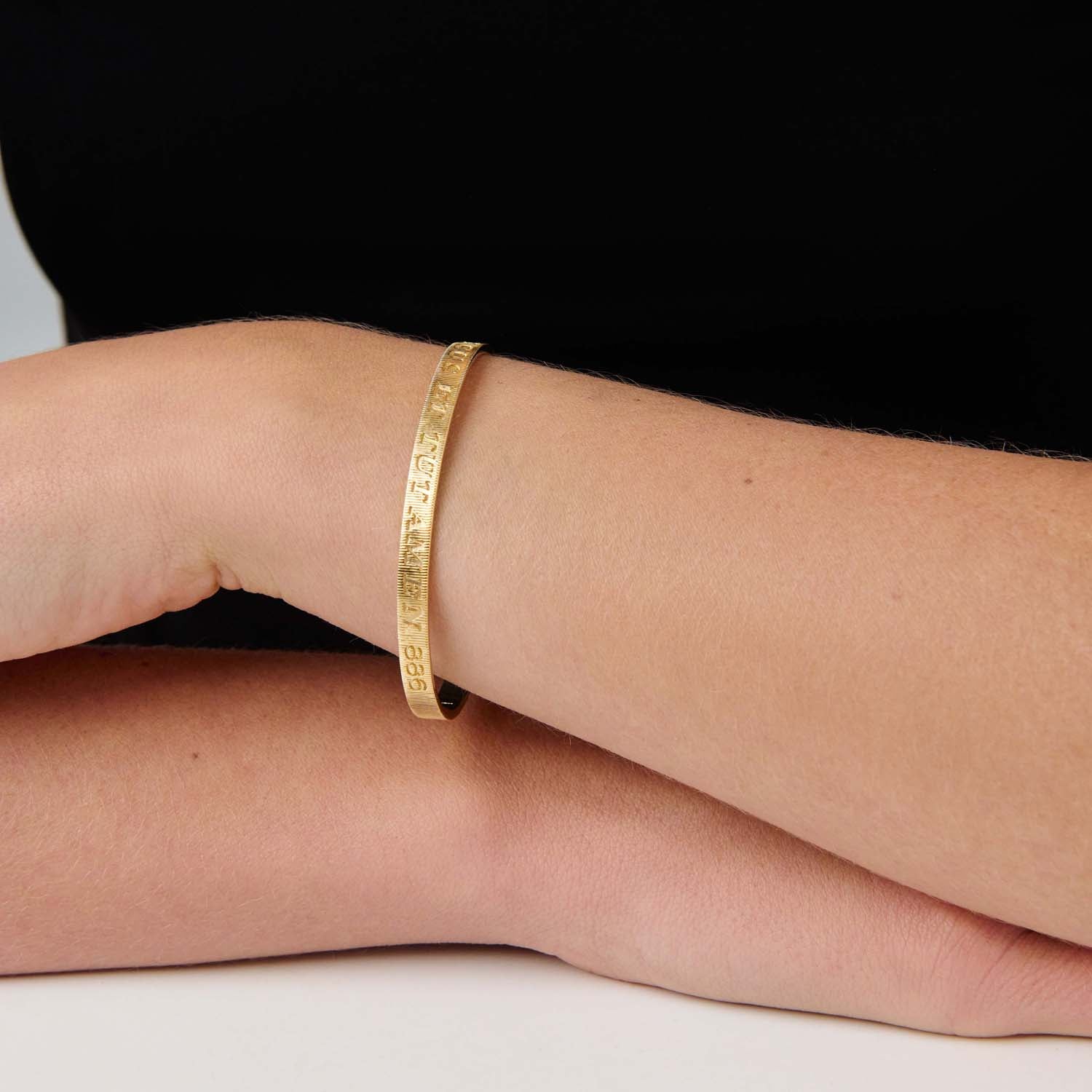 886 Royal Mint Bracelets Tutamen Cuff 18ct Yellow Gold