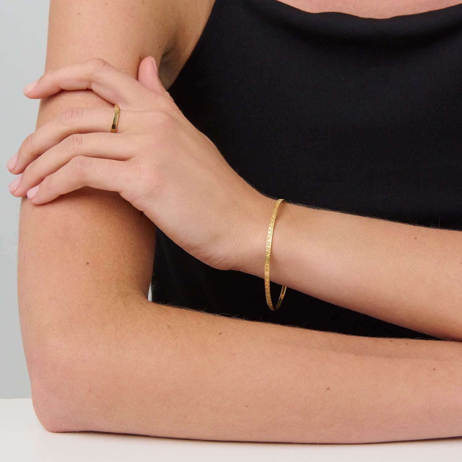 886 Royal Mint Bracelets Tutamen Bangle 18ct Yellow Gold