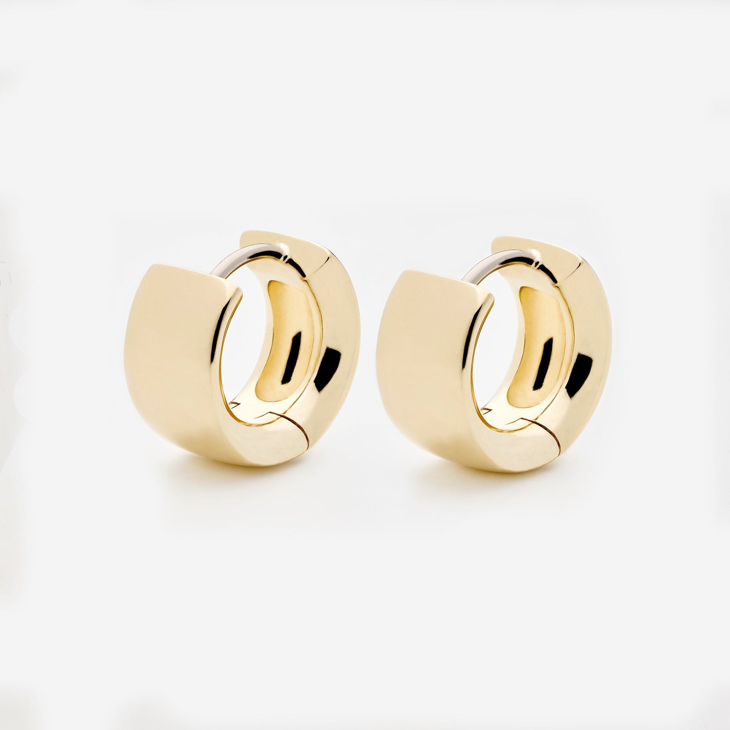886 Royal Mint Earrings 886 Enlarged Hoops in 18ct Yellow Gold