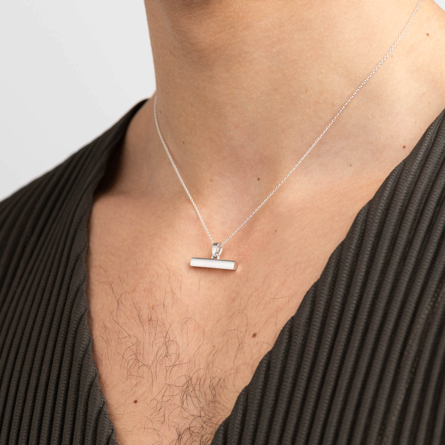 886 Royal Mint Necklaces 886 Small T-Bar Pendant with Chain in Sterling Silver