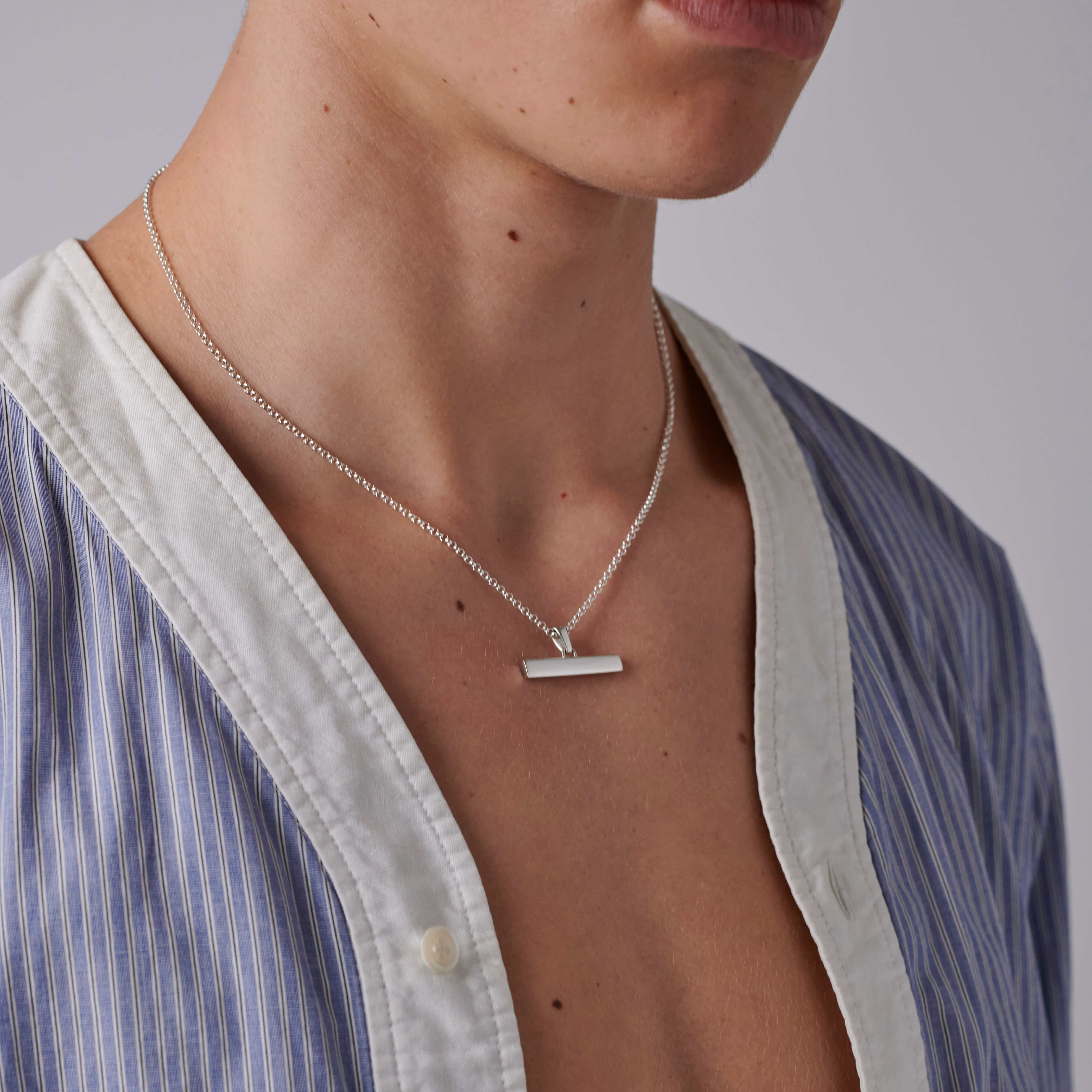 886 Royal Mint Necklaces 886 T-Bar Pendant with Chain in Sterling Silver