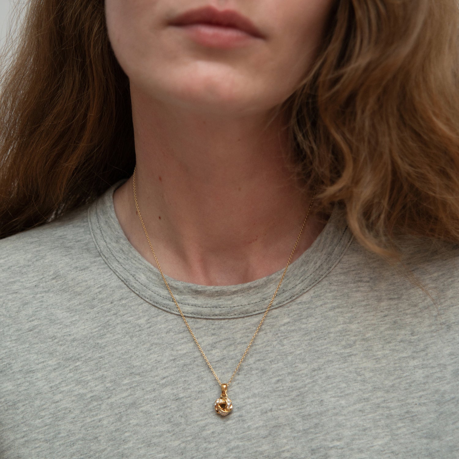 886 Royal Mint Necklaces Diamond Knot Pendant with 18 inch Trace Chain, 18ct Yellow Gold