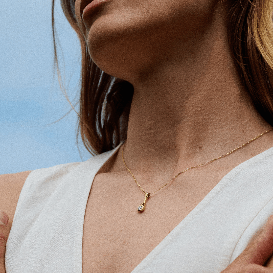 886 Royal Mint Pendants & Charms Teardrop Diamond Large Pendant with Small Belcher 18 inch Chain, 18ct Yellow Gold