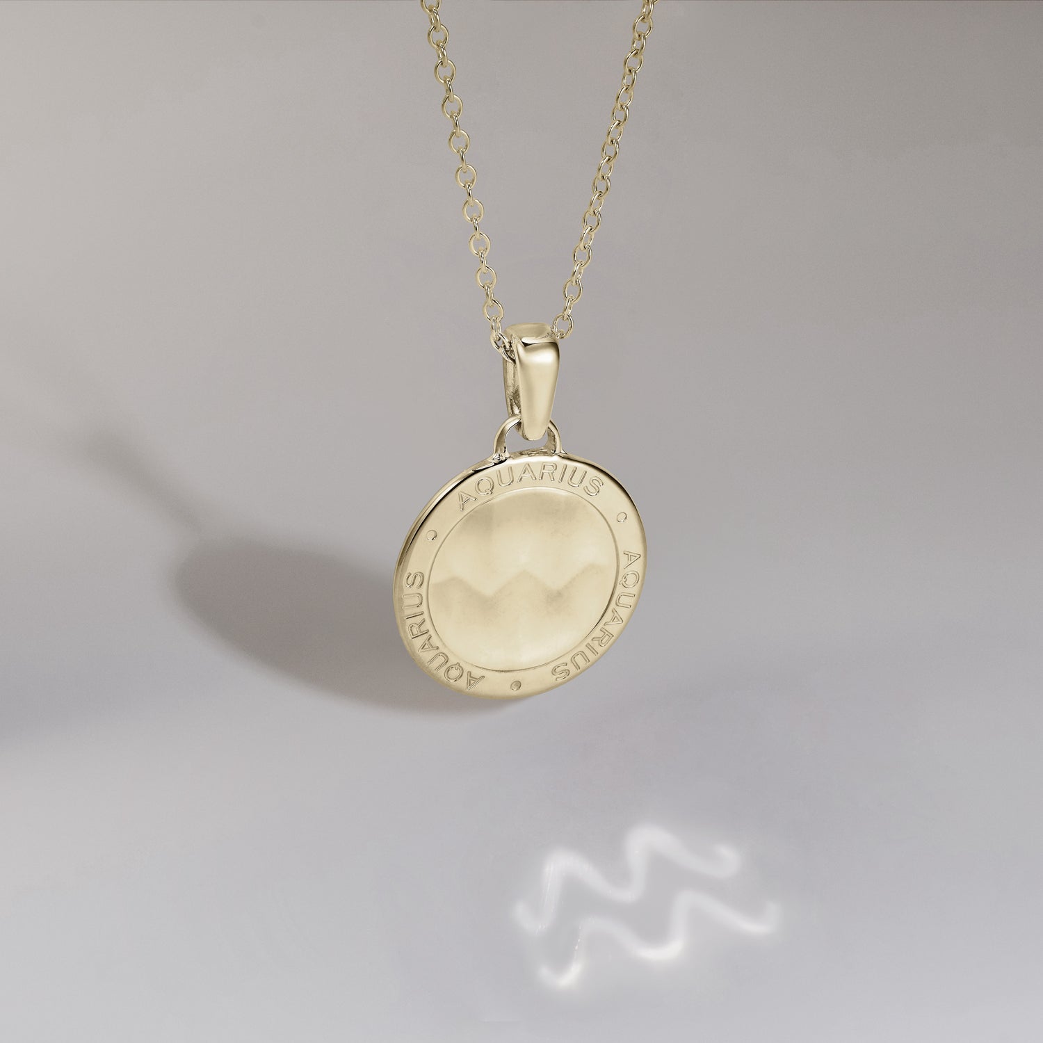 886 Royal Mint Necklaces 886 Caustic Aquarius Pendant with Chain in 9ct Yellow Gold