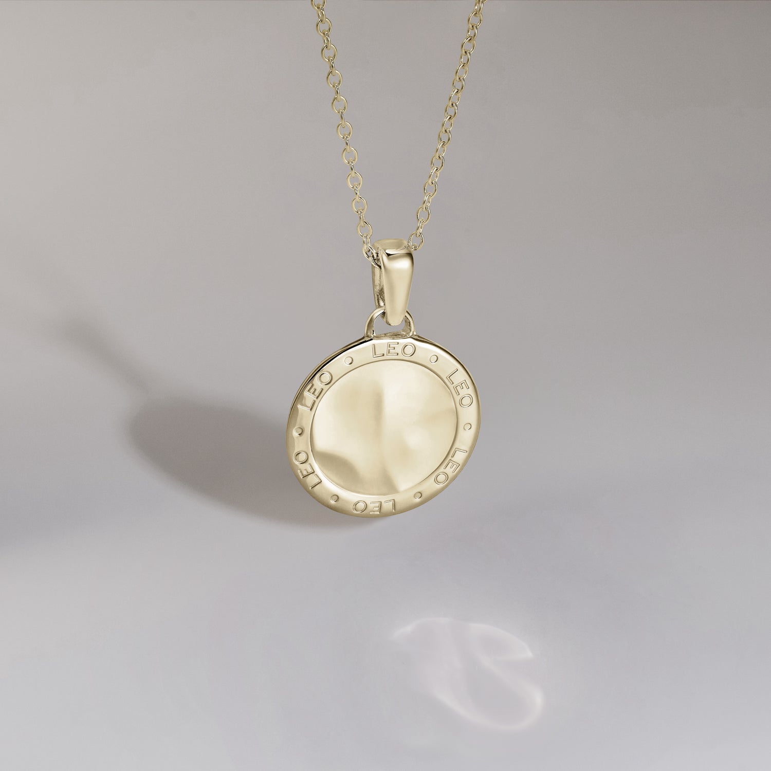 886 Royal Mint Necklaces 886 Caustic Leo Pendant with Chain in 9ct Yellow Gold