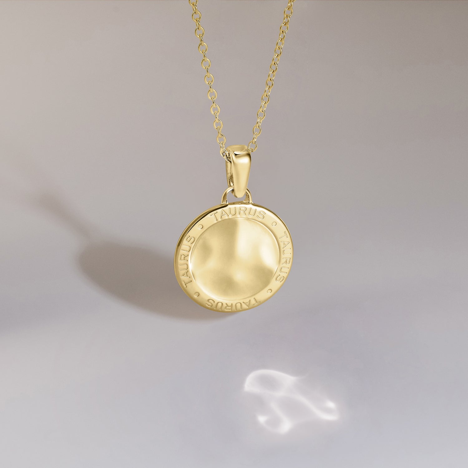 886 Royal Mint Necklaces 886 Caustic Taurus Pendant with Chain in 18ct Yellow Gold