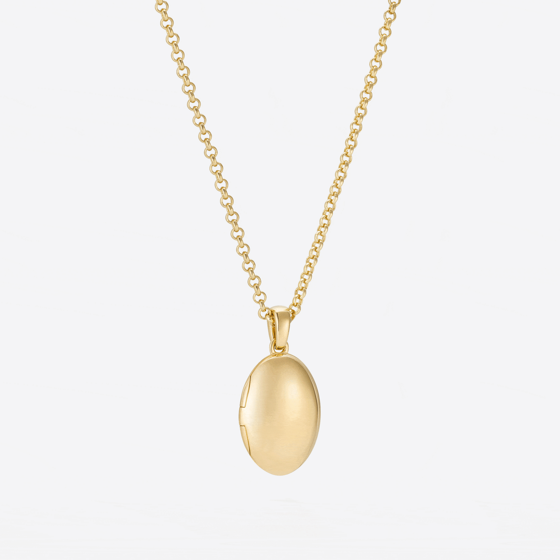 886 Oval Locket With Chain 18ct Yellow Gold – 886 Royal Mint