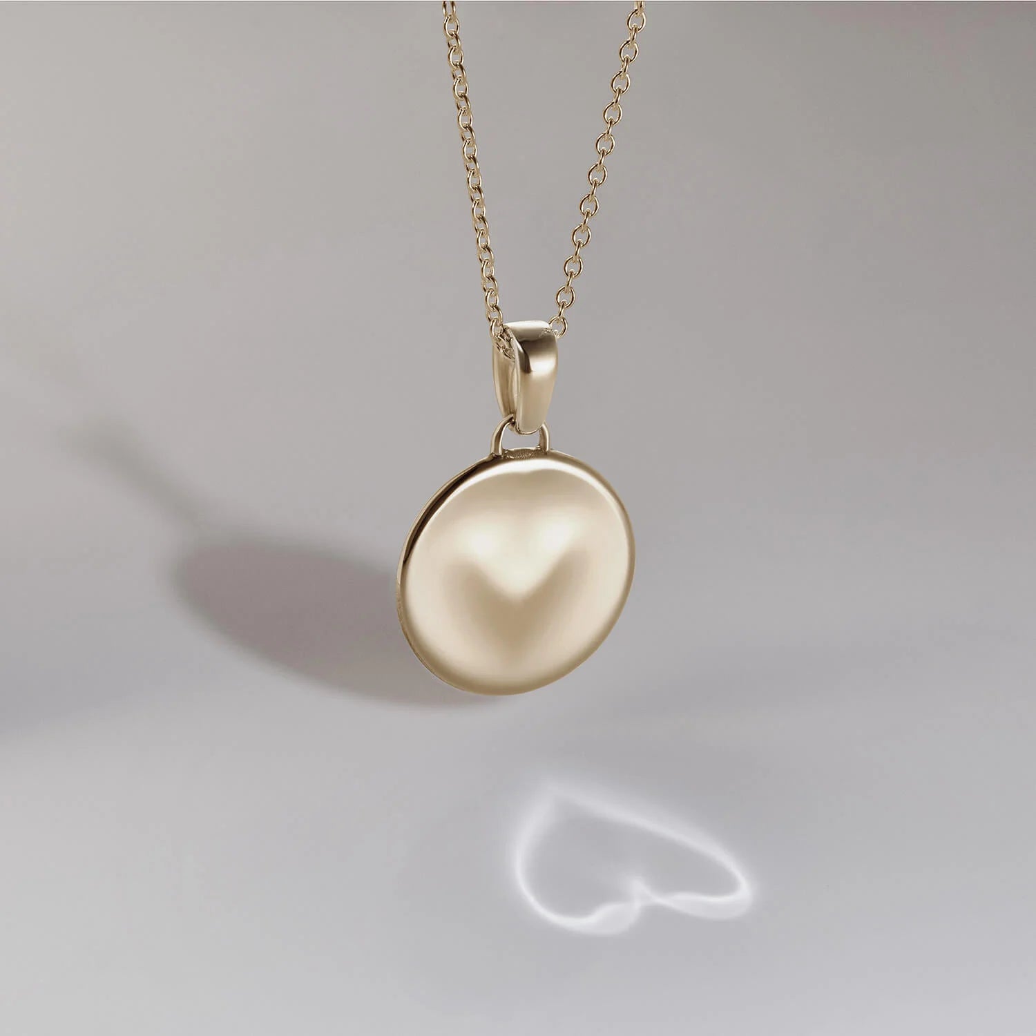 886 Royal Mint Necklaces 886 Caustic Heart Pendant with Chain in 9ct Yellow Gold