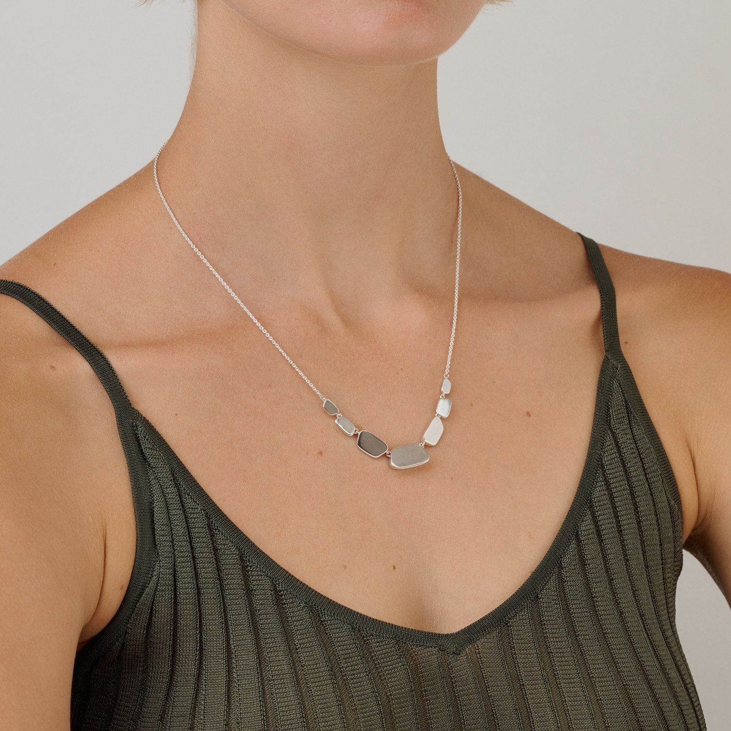 886 Royal Mint Necklaces Aurum Graduated Slice Necklace, Sterling Silver