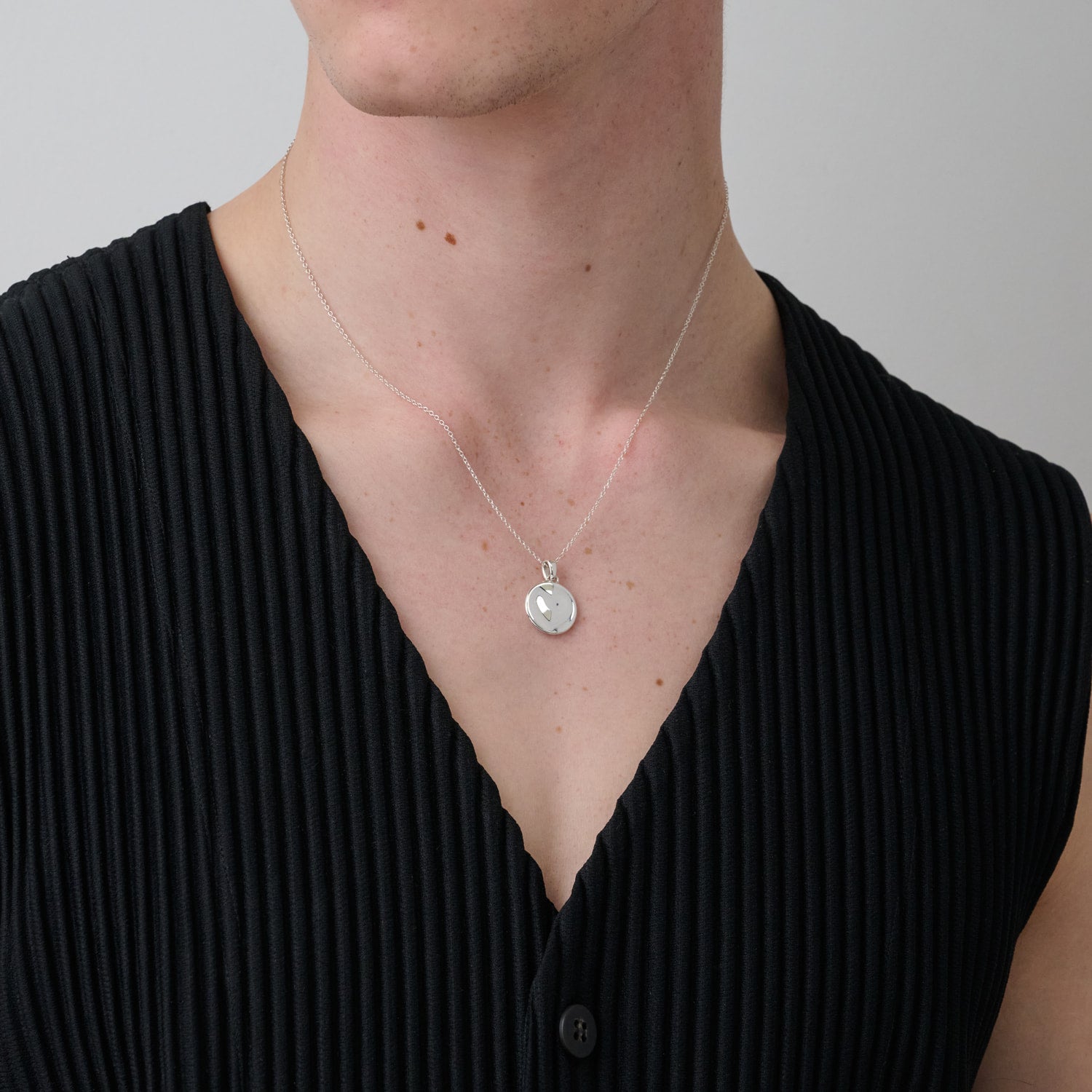 886 Royal Mint Necklaces 886 Caustic Heart Pendant with Chain in Sterling Silver
