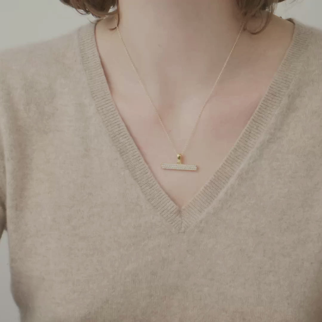 886 Pavé T-Bar with Chain in 18ct Yellow Gold