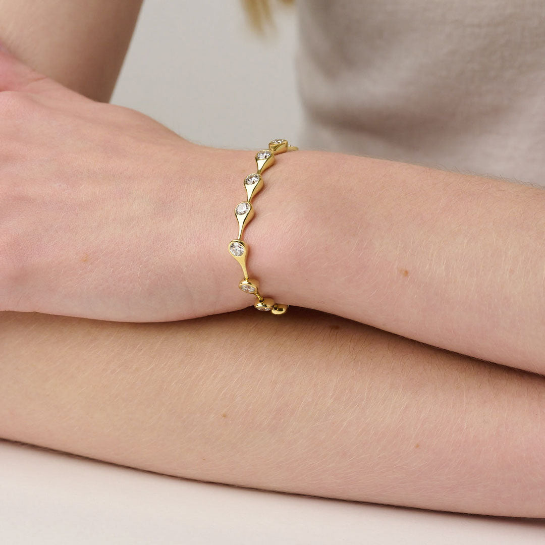 Teardrop Diamond Large Tennis Bracelet, 18ct Yellow Gold