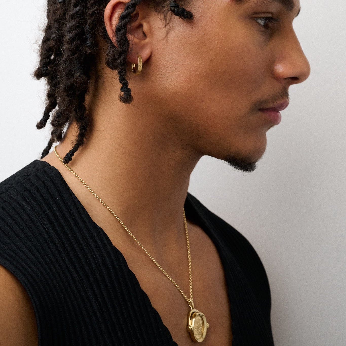 886 Royal Mint Necklaces 886 2026 Half Sovereign Coin Spinner with 18ct Yellow Gold Chain