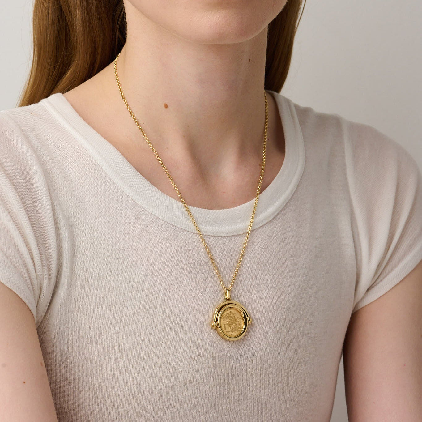 886 Royal Mint Necklaces 886 2026 Half Sovereign Coin Spinner with 18ct Yellow Gold Chain